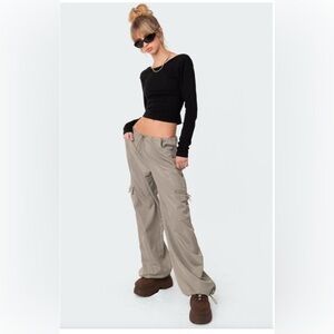 Edikted Asha Low Rise Nylon Cargo Pants Parachute Light Green XS